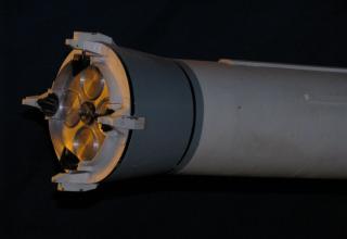 Вид соплового блока макета ракеты космического назначения 