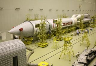 Государственная комиссия приняла решение о вывозе ракеты-носителя «Протон-М» на стартовый комплекс