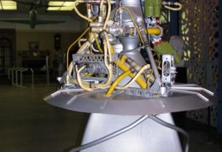 Вид макета жидкостного ракетного двигателя РД-0109.
