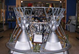 Вид макета жидкостного ракетного двигателя РД-0110.