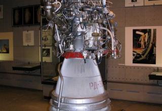 Вид макета жидкостного ракетного двигателя РД-301.