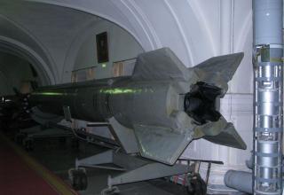 Вид сзади макета ракеты Р-11 ФМ