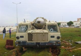 22.02.2011г. г.Бенгази Ливийская армия захватила пусковую установку 9П117 ОТРК 9К72 