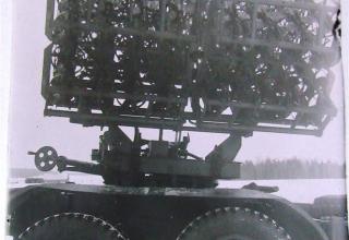 Фотографии из Акта комиссии по повторным полигонным испытаниям опытных образцов боевых машин БМ-8-СН конструкции завода №733 НКМВ, проведенных в период с 10.12 по 26.12.1945 года