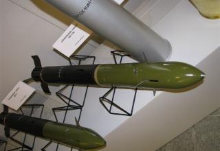 Макет управляемой ракеты 9М117М