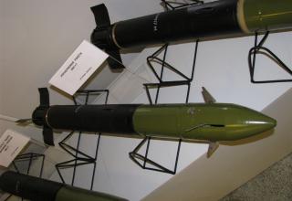Макет управляемой ракеты 9М117