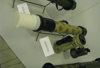 Вид макета ручного противотанкового гранатомета РПГ-32 