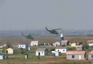 Подлет вертолетов к месту выполнения огневой задачи. ©С.В. Гуров (г.Тула)