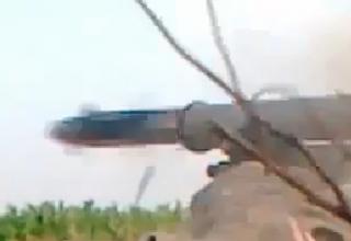 Сирийские повстанцы стреляют по танку Т-72 в Madiq Castle ПТУР Метис-М. Опубл. 15.03.2012 г. http://www.military.com