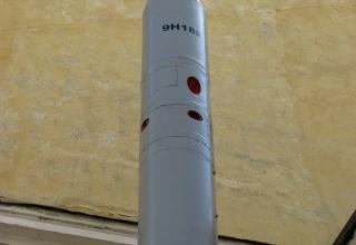 Головная часть макета ракеты 9М21К тактического ракетного комплекса 9К52 