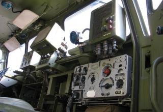 Приборы управления в кабине боевой машины 9П140 РСЗО 