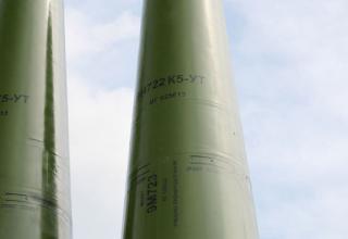 Самоходная пусковая установка 9П78-1 ракетного комплекса Искандер-М. http://bmpd.livejournal.com/2115846.html