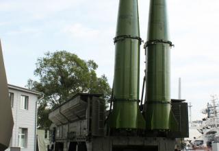Самоходная пусковая установка 9П78-1 ракетного комплекса Искандер-М. http://bmpd.livejournal.com/2115846.html