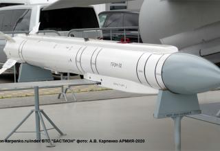 Управляемый крылатый планирующий боеприпас "Гром-Э2" - http://bastion-karpenko.ru/army-2020/
