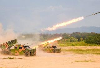 Вариант боевой машины РСЗО для стрельбы РС калибра 122 мм (Китай)