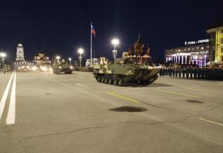 Вечерняя репетиция Парада Победы в ознаменование 78-й годовщины Победы в Великой Отечественной войне (1941-1945 годов) в Городе-Герое Туле